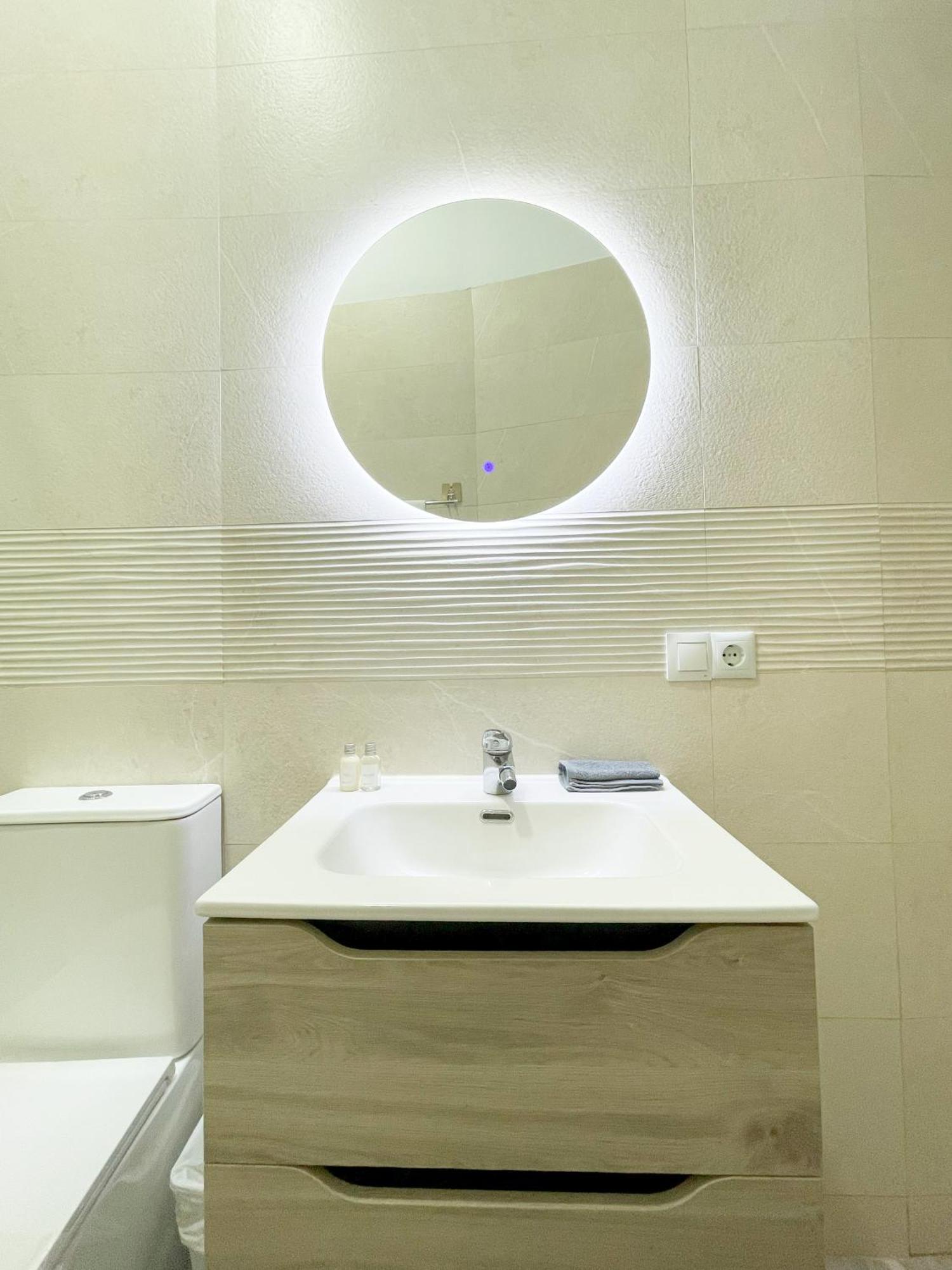 Cerca Del Centro Y Luminoso Apartamento *