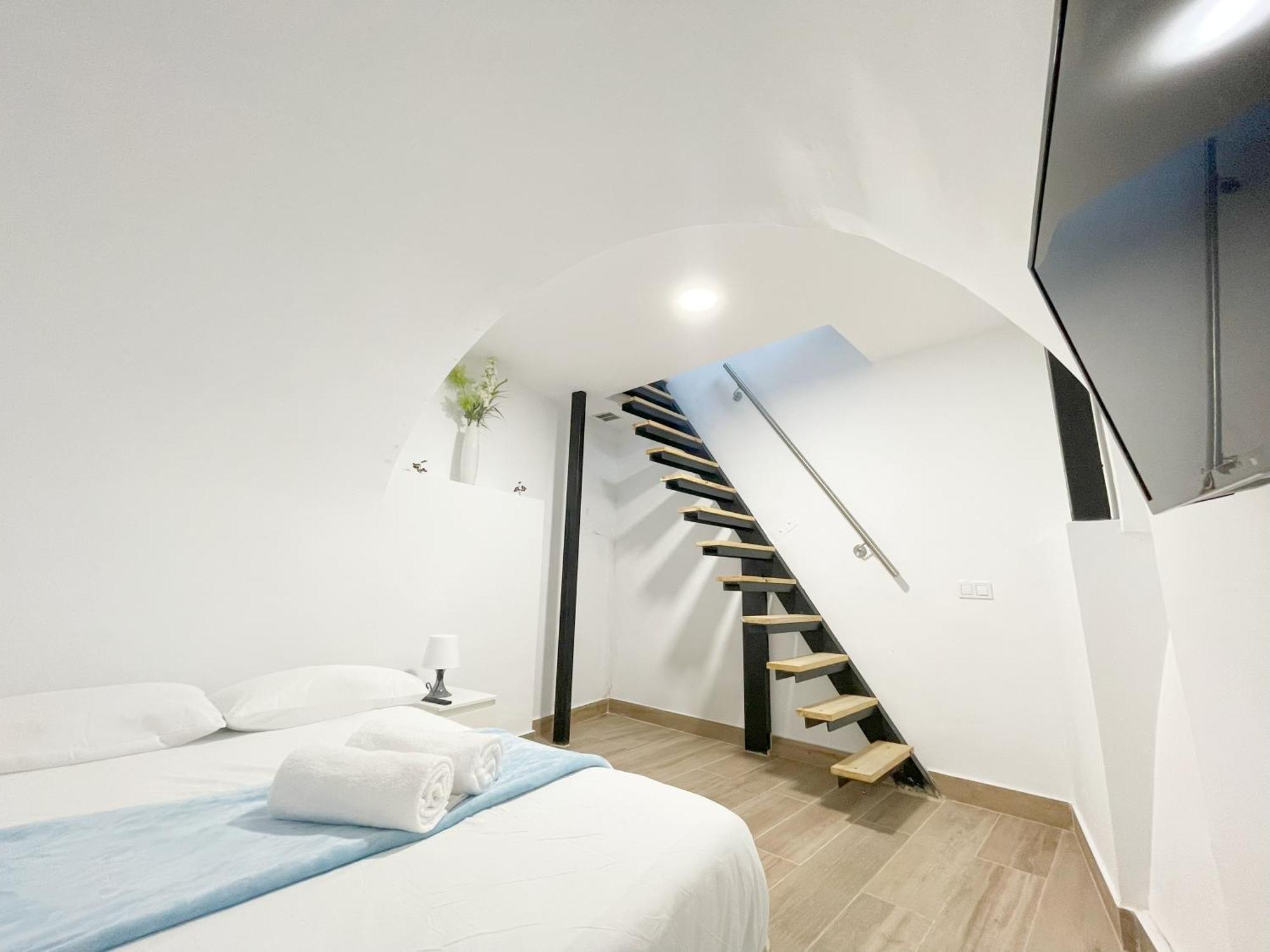 Cerca Del Centro Y Luminoso Apartamento
